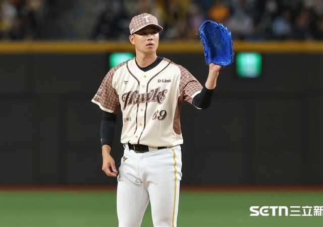 台灣新聞通訊社-中職／不要冒險！黃子鵬想續投被勸退　洪一中看他「拚命」有別一般投手