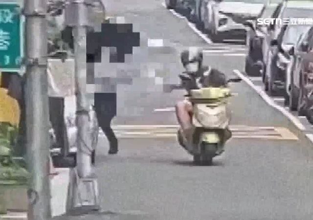 台灣新聞通訊社-獨家／承德路飛車搶案！婦尖叫狂追　劫匪北市亂竄落網