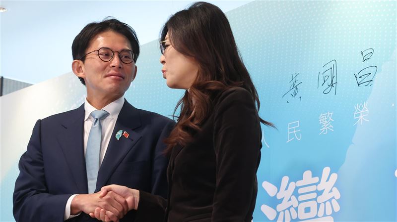 台灣新聞通訊社-藍白聯手擋軍購，拿自己的南部選情開玩笑？媒體人全說了