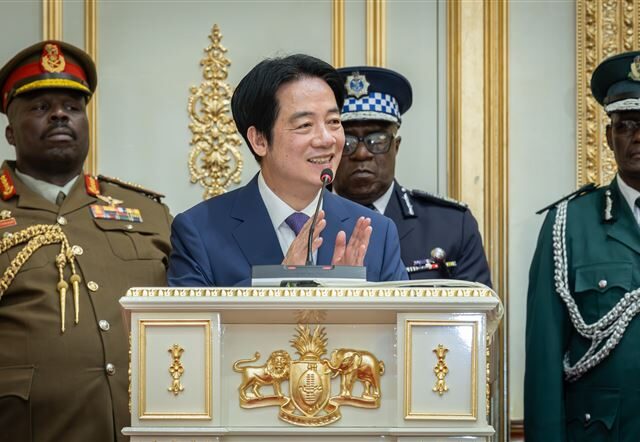 台灣新聞通訊社-賴清德訪史瓦帝尼「載8頭牛」、101伴手禮！他曝象徵意義：太酷了