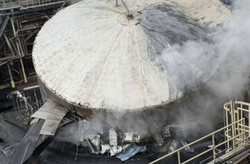 台灣新聞通訊社-驚悚畫面曝光!美紙漿廠化學槽內爆 「至少1身亡」逾10受傷、多人失蹤