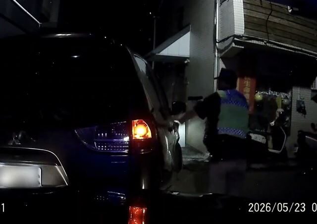 台灣新聞通訊社-彰化淪毒駕溫床？警擴大執法4小時抓2毒駕7酒駕　持槍制伏毒品通緝犯
