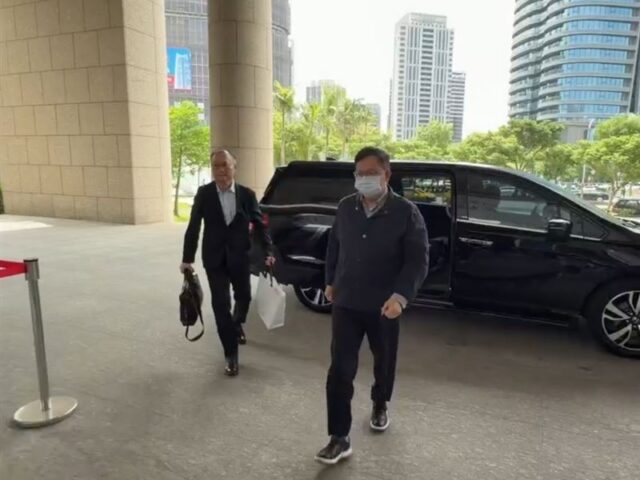 台灣新聞通訊社-快訊／鄭文燦貪污案開庭！「污點證人」廖力廷無故沒到庭　緊急聯繫中