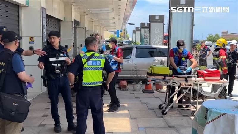 台灣新聞通訊社-台南83歲翁縱火燒屋！持斧頭砍傷3人、劫走救護車…警移送地檢建請聲押
