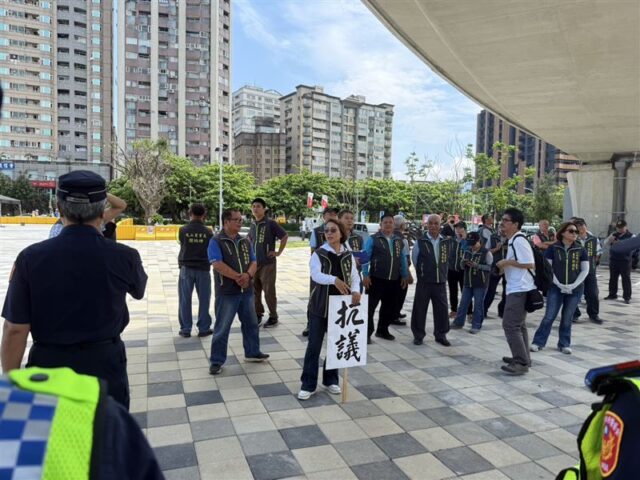 台灣新聞通訊社-快訊／淡江大橋傳抗議！新北錢出最多卻被消失？議員怒批：不尊重地方