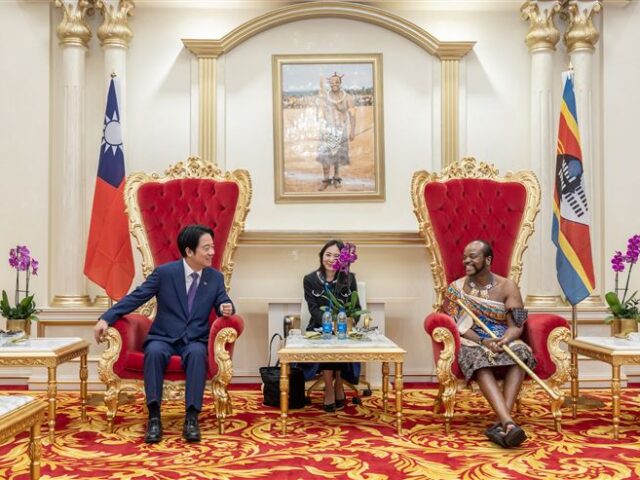 台灣新聞通訊社-賴清德成功訪問史瓦帝尼！空軍曝19秒片嗆中共：想來亂？直接送客