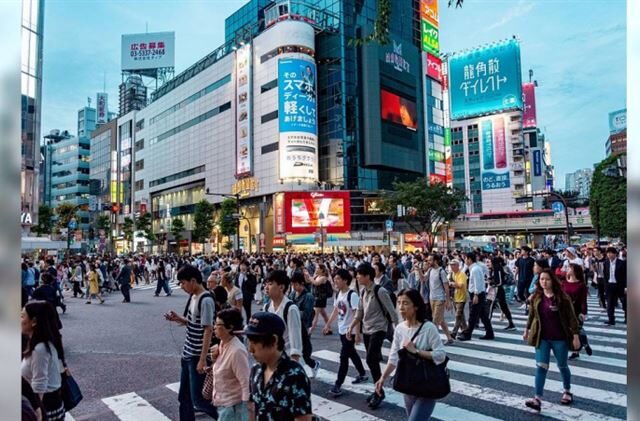 台灣新聞通訊社-日本買「難吃又便宜」伴手禮！他準備送主管　大票網友列名單：一定雷