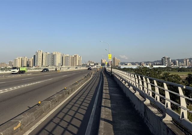 台灣新聞通訊社-板橋樹林土城人注意安全！浮洲橋機車分隔島將拆　兩階段施工時間一次看
