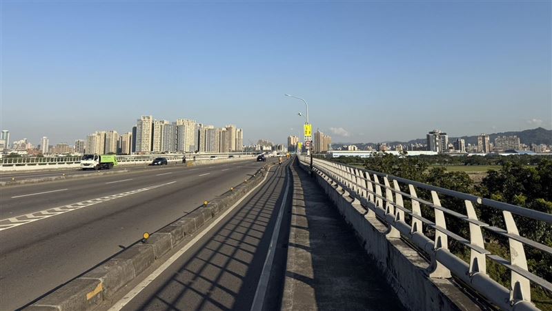 台灣新聞通訊社-板橋樹林土城人注意安全！浮洲橋機車分隔島將拆　兩階段施工時間一次看