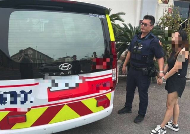 台灣新聞通訊社-台南翁劫開走救護車…這幕1年前高雄也演過　她動機超瞎：我要去救人