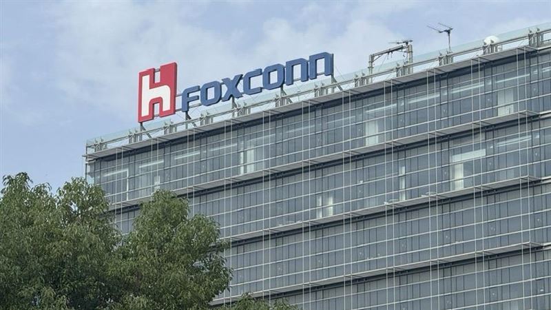 台灣新聞通訊社-快訊／鴻海總部遭檢調搜索　處長涉收千萬收回扣200萬交保