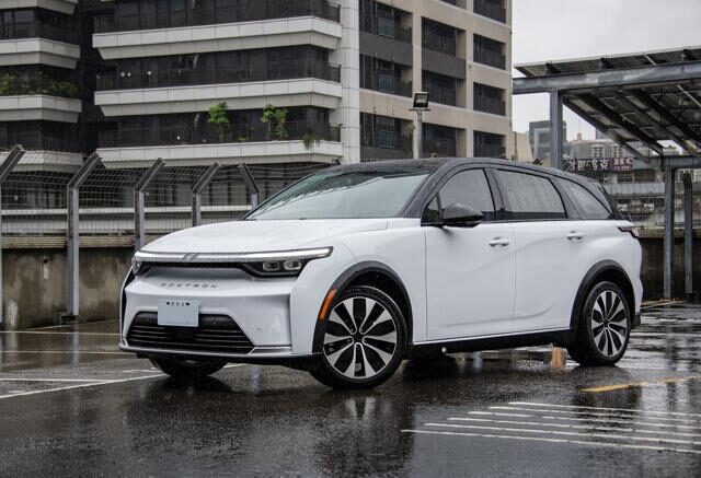 台灣新聞通訊社-試車報告》 468匹馬力卻超好馭 FOXTRON CAVIRA性能版試駕