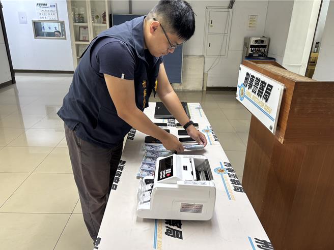 台灣新聞通訊社-屏東24歲男自封「唐三」組詐團 狂騙22人海撈887萬落網