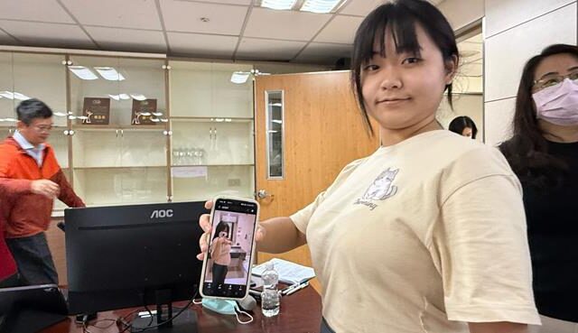 台灣新聞通訊社-腹部隆起誤認發胖！女大生卵巢驚見30公分巨瘤