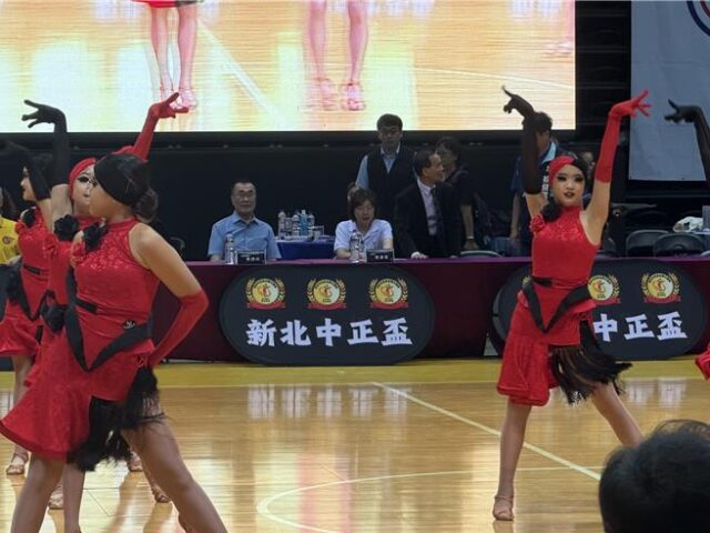 台灣新聞通訊社-李四川出席全國運動舞蹈大賽 為新北選手加油