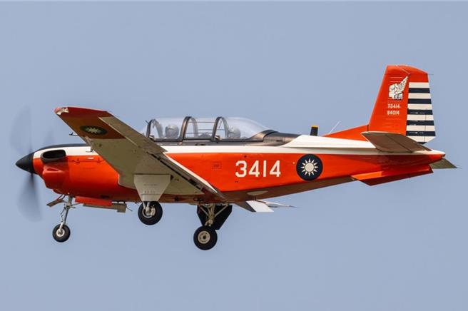台灣新聞通訊社-T-34C應全數汰換成國造初教機？ 范雲表示：支持國防自主