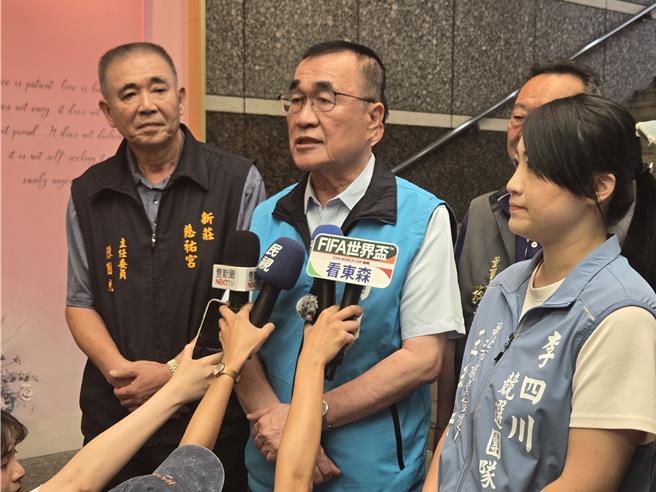 台灣新聞通訊社-憶父遭菲律賓扣押15天往事 李四川籲中央「硬起來」：確保漁民安心出海平安回家