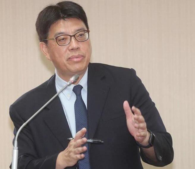 台灣新聞通訊社-張榮恭稱「兩岸非國與國關係」邱垂正怒嗆陸委會非國民黨附隨組織