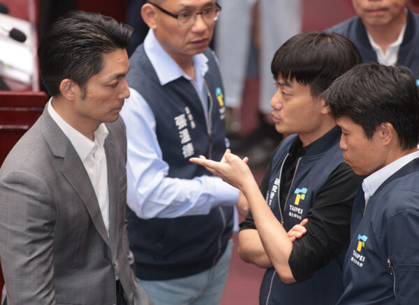 台灣新聞通訊社-遭殷瑋痛電2次 綠議員居然惱羞成喊這1句