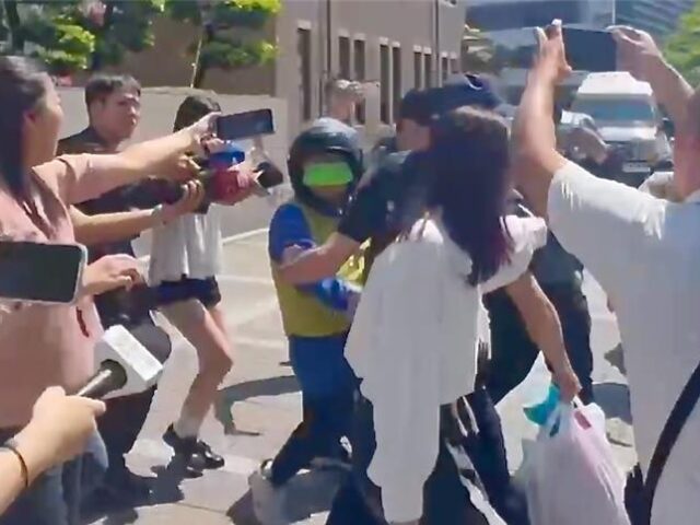 台灣新聞通訊社-狂粉持刀刺啦啦隊員汶汶  稱只想洩憤  士檢聲押許男