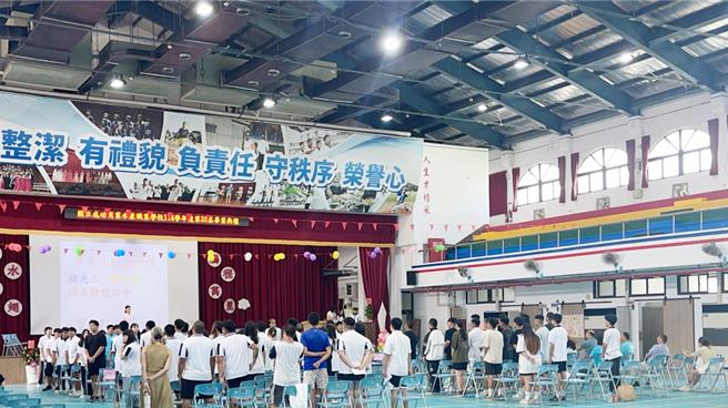 台灣新聞通訊社-老舊空調掰掰！陳瑩爭取400萬修復救了成功商水畢業典禮