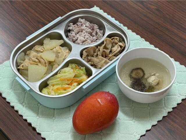 台灣新聞通訊社-台南實現芒果自由！營養午餐霸氣發「整顆愛文」