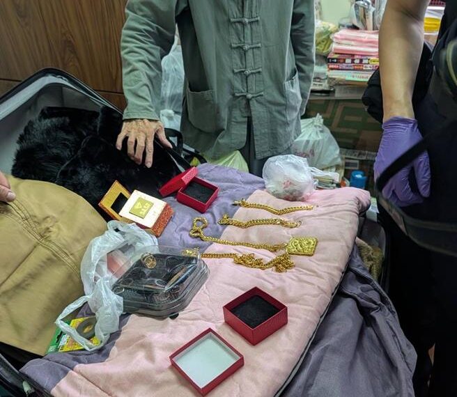 台灣新聞通訊社-百萬竊案大逆轉!阿北忘記金飾藏哪 警出動鑑識結局超展開