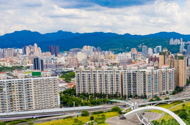 台灣新聞通訊社-全台購屋屋齡驚破31.7年！天龍國慘淪最老 想買新房往「這區」衝