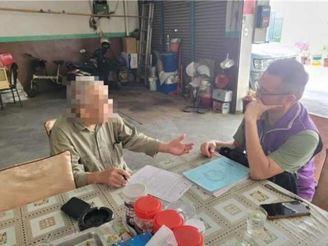 台灣新聞通訊社-7旬翁拒酒測罰18萬  揹房貸養9旬母繳不出    執行署「法內情」保他飯碗