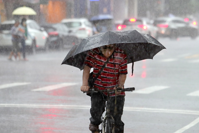 台灣新聞通訊社-熱帶低壓這天生成「可能成颱」 專家：梅雨下到6月中