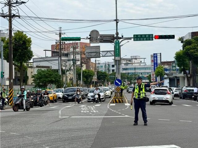 台灣新聞通訊社-端午連假龍潭大池龍舟賽放煙火 交管路段一次看