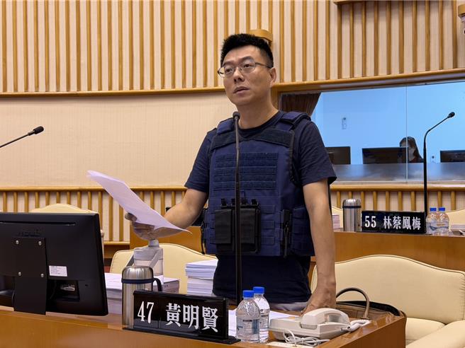 台灣新聞通訊社-屏東警察裝備預算連5年未編列 員警自掏腰包買防彈背心