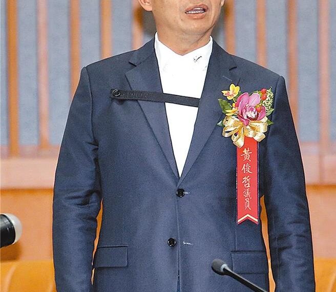 台灣新聞通訊社-前新北議員涉受賄、貪補助款還侵占公益樂捐　被裁定收押禁見