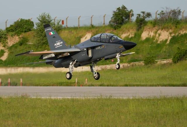 台灣新聞通訊社-M-346FA、「紅蘋果」協同飛測  驗證忠誠僚機效能