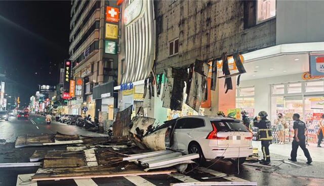 台灣新聞通訊社-勤美商圈招牌重砸休旅車無傷亡！  網友狂刷：瑞典「坦克」扛住了