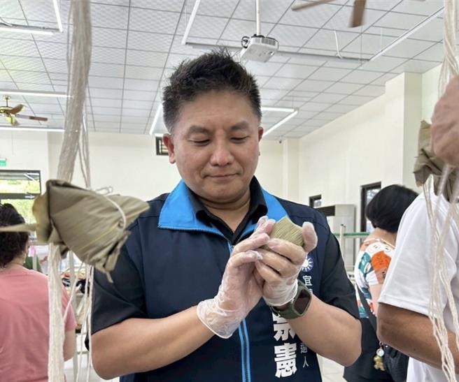 台灣新聞通訊社-宜蘭縣長選舉藍綠搶票！吳宗憲深耕長照社區 林國漳拋四大願景