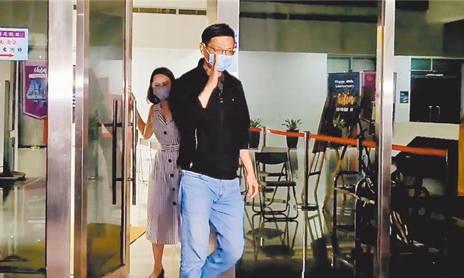 台灣新聞通訊社-前刑事局大隊長受招待博弈業者喝花酒、出國 查無洩密對價獲不起訴