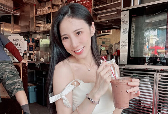 台灣新聞通訊社-瑤瑤自曝夏天在家「半裸上空」！為省錢拒吹冷氣獲意外好處