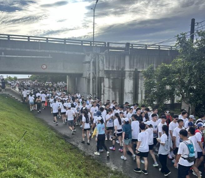 台灣新聞通訊社-參賽者狂喊借過!國家地理路跑變「人類大遷徙」 主辦方回應了