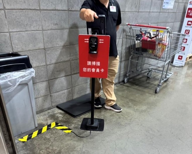 台灣新聞通訊社-好市多員工一句問候 20年老會員驚喜：瞬間被暖到