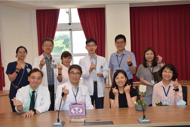 台灣新聞通訊社-桃園「失智」照護再升級！衛生局攜手桃療推一條龍服務