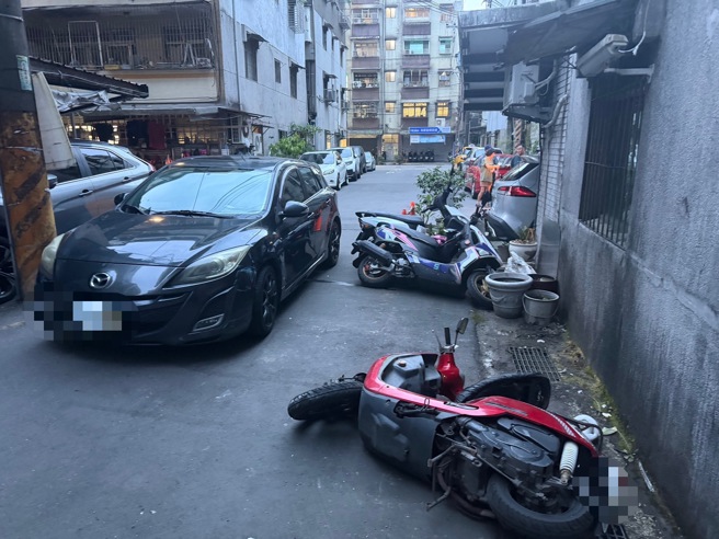 台灣新聞通訊社-毒駕肇禍！基隆男撞6車傷1人落跑 警搜出「喪屍菸彈」