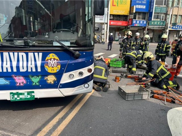 台灣新聞通訊社-板橋替兒拉票遭公車輾斃   周勝考證實死者是他前妻