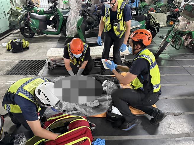 台灣新聞通訊社-竹南郵務士遭亂刀砍死！　嫌犯父親：噪音申訴無效釀悲劇