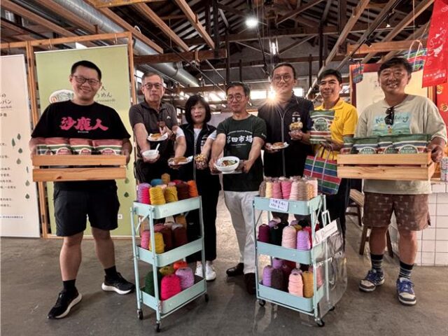 台灣新聞通訊社-台中「菜市場苦湯」變網紅甜點 台灣漫遊錄掀麻芛熱潮