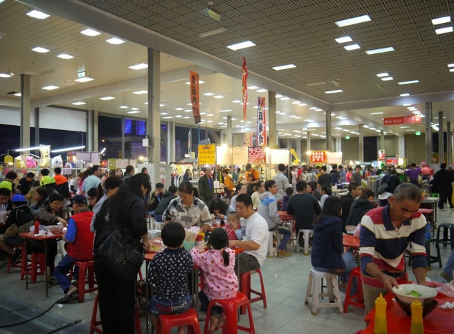 台灣新聞通訊社-昔設250攤 全台最大室內夜市沒落 月租190萬招商
