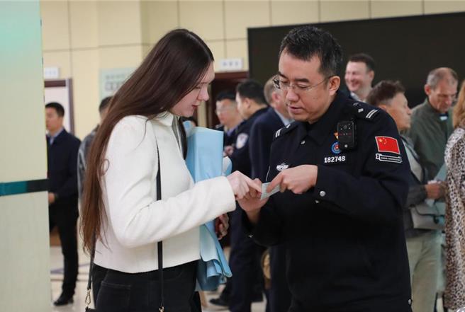 台灣新聞通訊社-合作關係再深化 烏拉圭外交部長宣布對陸免簽入境