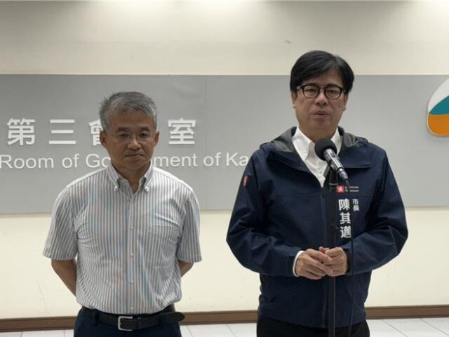 台灣新聞通訊社-高雄暴雨狂炸！旗山地區積淹水 陳其邁急開三級應變中心