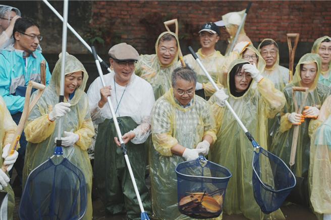 台灣新聞通訊社-台南孔廟泮池清淤 移除外來種生物保護永續生態
