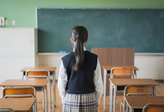 台灣新聞通訊社-《鐵拳教育》媽媽看得很爽 國中女兒卻喊噁心：說了只會更慘